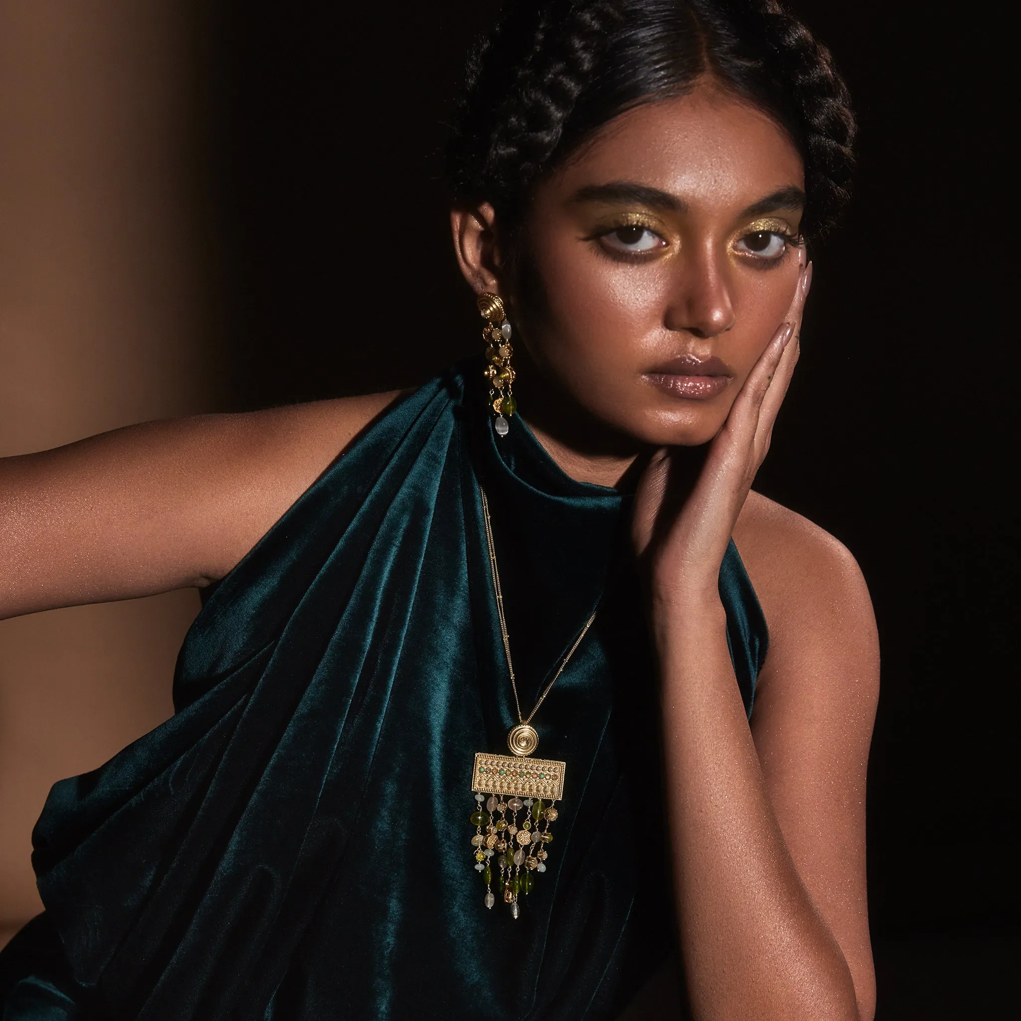 Azra Iconic Necklace